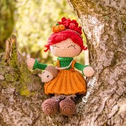 Abby the Autumn Dolly Amigurumi Crochet Pattern - English, Dutch, German, Spanish, French