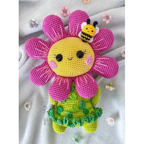 Crochet Flowers Bloom with the Magic of a Loom, Crochet