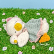 Delia the Sleeping Duck Amigurumi Crochet Pattern - English, Dutch, German, Spanish, French